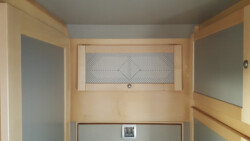 Alkovenklappe mit Lüftungslöcher