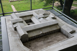 ... und so stellen sich die Archäologen den römischen Bau vor;