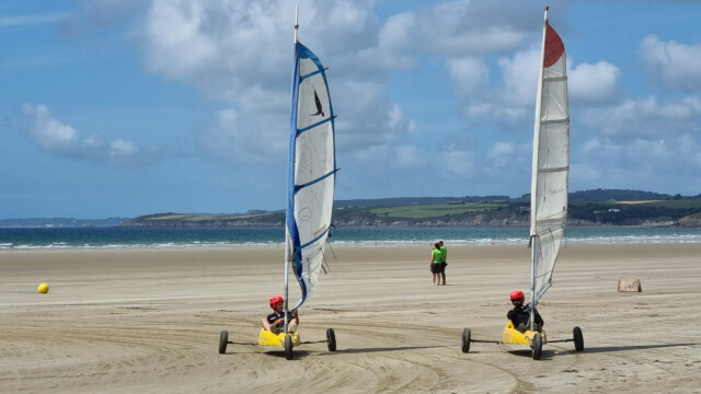 mit Vollgas um die Kurve