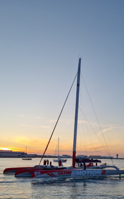 Einlaufen bei Sonnenuntergang