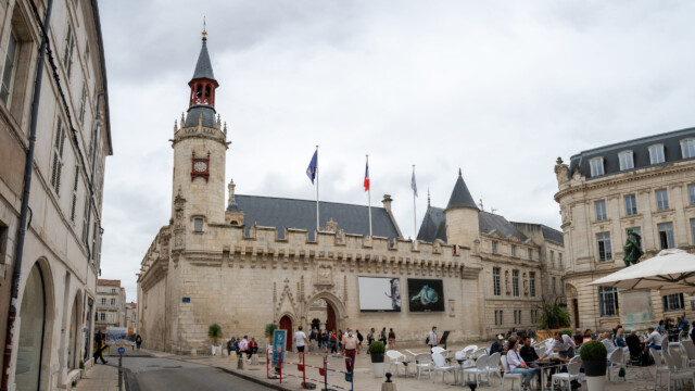 das renovierte Ratshaus von La Rochelle