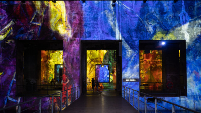 Blick durch die verschiedenen Hallen hindurch