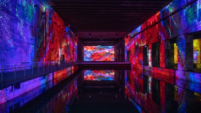 alle Wände wurden aufwendig mit digitalen Projektoren beleuchtet