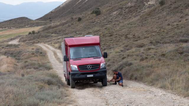 die Strasse wird steiler und ausgewaschener...