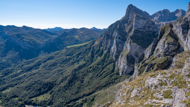 Ausblick auf dem Plateau, unten links steht Jupi