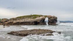 schöner einzelner Felsbogen