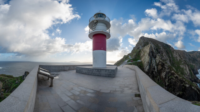 das Kap Ortegal ganz von vorne gesehen (Weitwinkel-Panoramabild)