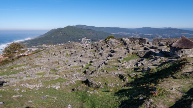 auch hier viele Fundamente von Rundhäusern