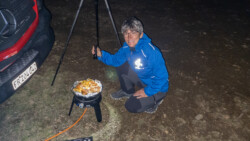 Grillieren in der Dunkelheit