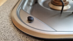 wir klebten ihn kurzerhand fest