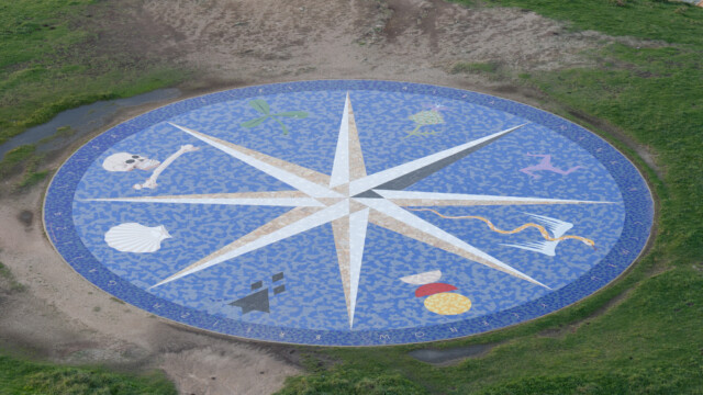 Windrose vor dem Turm