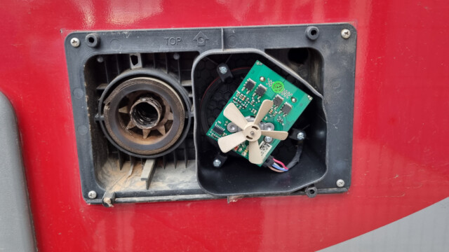 Luftansaugung und Abgas