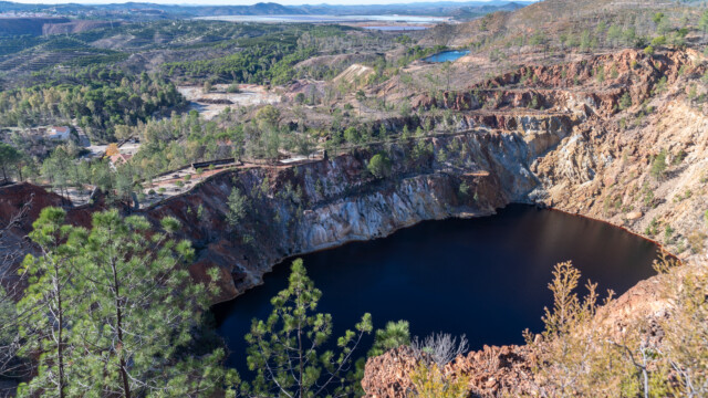 See einer ehemaligen Tagebau-Mine