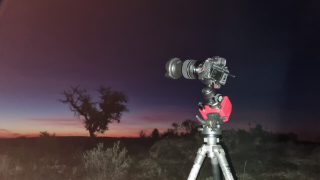 Montierung resp. Kugelkopf zeigt Richtung Nordpol, Kamera zum Motiv