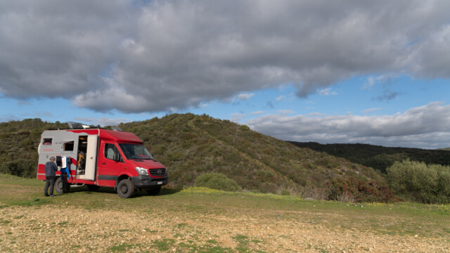 Einsamer Stellplatz, etwas in der Höhe