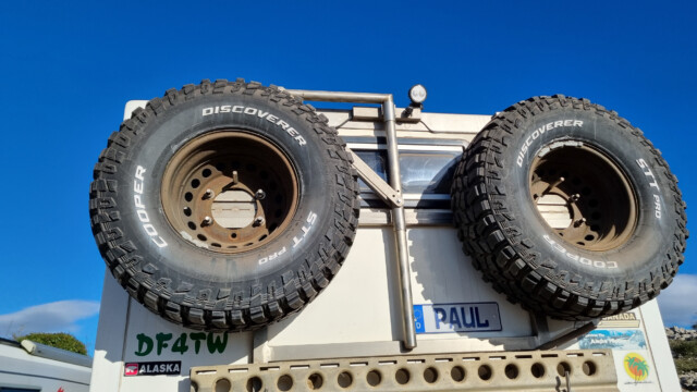 riesige Räder, 315/75 R16