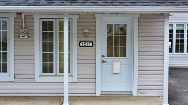 für Schweizer: Man beachte die Hausnummer...