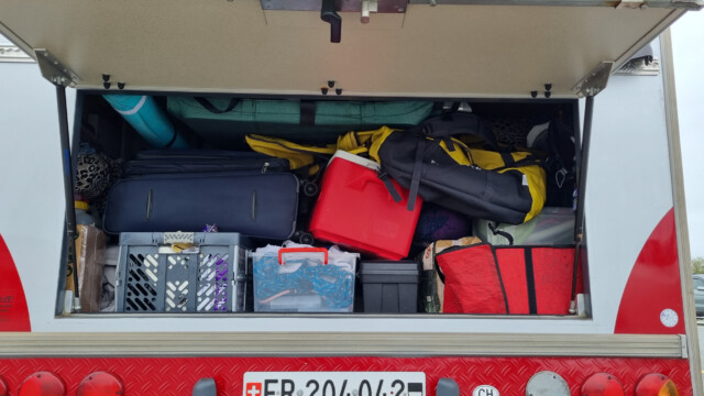 unser Stauraum ist im Moment sehr gut gefüllt mit der grossen Koffer von Hannelore und viel Material für Valérie in Québec...