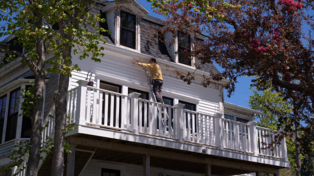 die Villen müssen regelmässig unterhalten werden