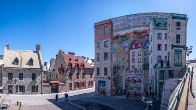 riesige Wandmalerei...