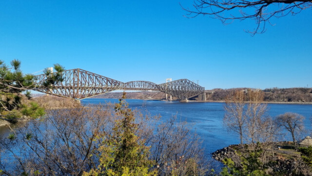 Québec-Brücke mit 549m lichter Weite