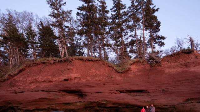 wir drei bei Niedrigwasser, stehen sozusagen auf dem Meeresgrund