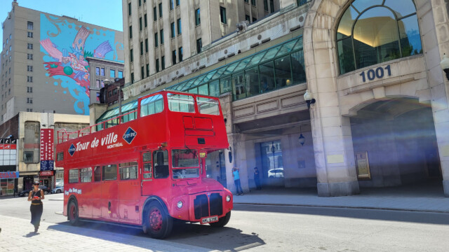 unser oben offener Doppeldeckerbus, er soll aus London stammen