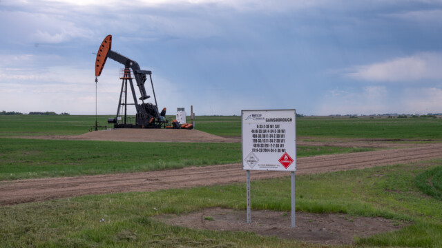 Erdöl-Fördepumpe in Aktion