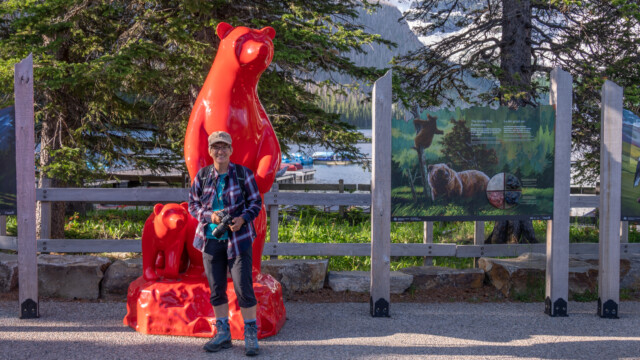 wir werden ja wohl kaum Bären sehen, also noch ein Bild mit diesem roten Kunstbären...