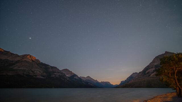 Waterton-Lake at night