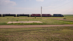 drei Lokomotiven ziehen den Zug