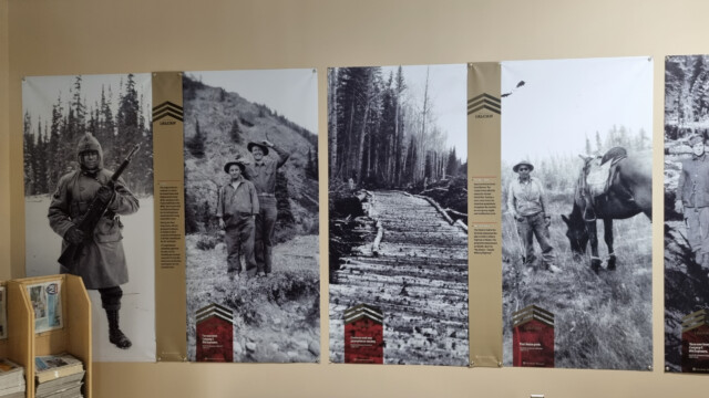 Bau des Alaska-Highways; Bild vom Watson-Lake Visitor-Center