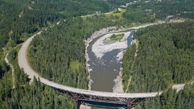 RundbogenbrĂĽcke von 1943 aus Drohnenperspektive