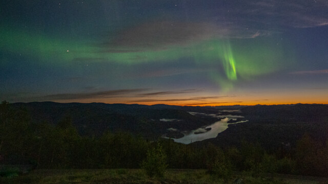 Polarlicht mit Abendrot
