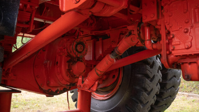 man beachte die Anzahl der Blattfedern, ich kommen auf 16 Stück, Jupi hat drei...