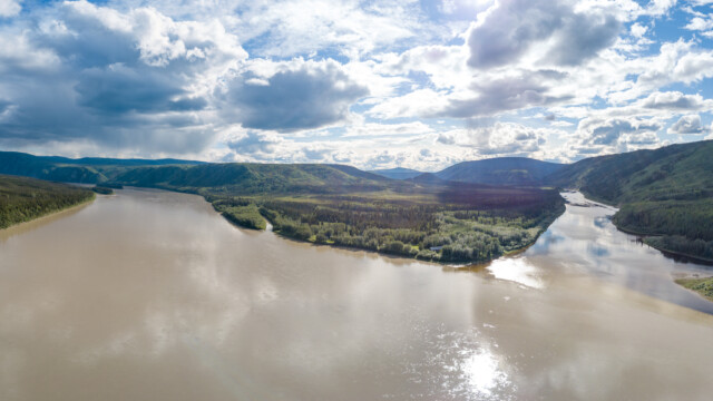 Forty Mile am Zusammenfluss von Yukon und Forty Mile River, man sieht auch von oben nicht viel von der Geisterstadt;