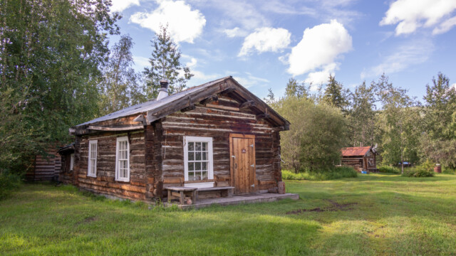 renovierte BlockhĂĽtte aus den 1880er-Jahren
