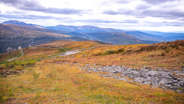 am Boden ist der Wanderweg kaum erkennbar