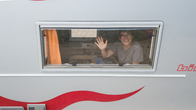 so kann man sich auch vor MĂĽcken schĂĽtzen - drinnen bleiben; Drohnenaufnahme