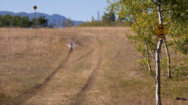 die Wege werden auch von Quads und im Winter von Schneetöffs benutzt