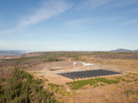 grosses Solarkraftwerk neben dem Highway