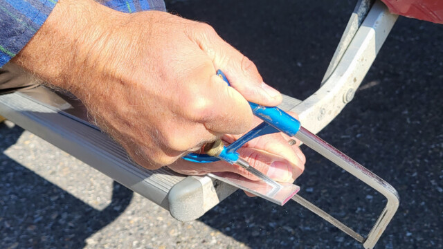 dieses Teil kommt hinter die Räder, daran wird später der grüne Schlauch mit der Kupplung befestigt