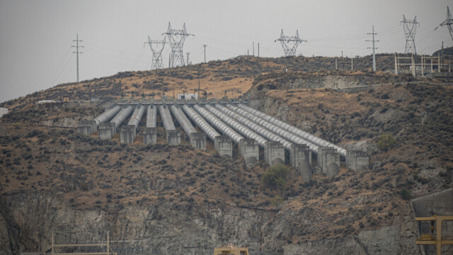 durch diese Röhren fliesst das Wasser nach oben