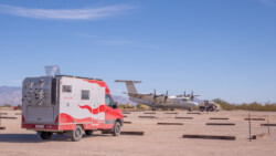 ... und rollt neben Jupi vorbei;