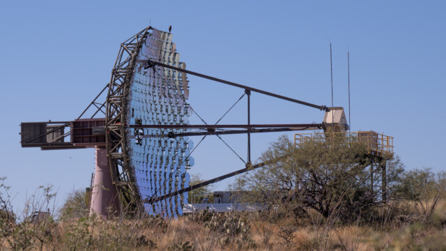 Spiegel-Teleskop, bestehend aus ganz vielen kleinen Spiegeln