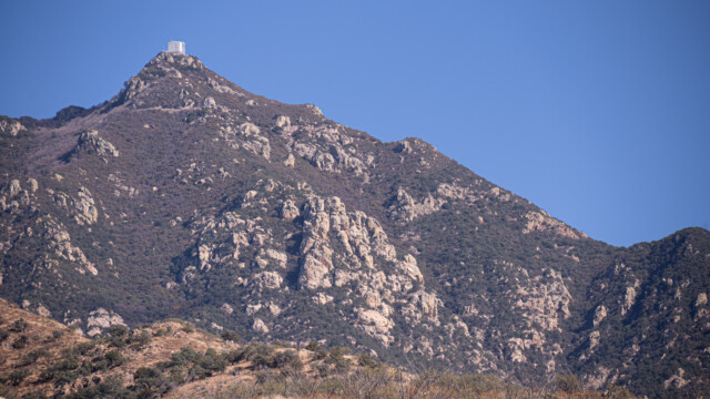 auf dem Berg thront das grosse Observatorium mit einem Spiegel von 6.5m Durchmesser