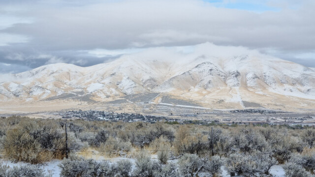 schneebedeckte Berge in Nevada
