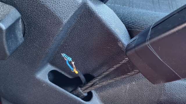 eingelöteter 100 Ohm Widerstand