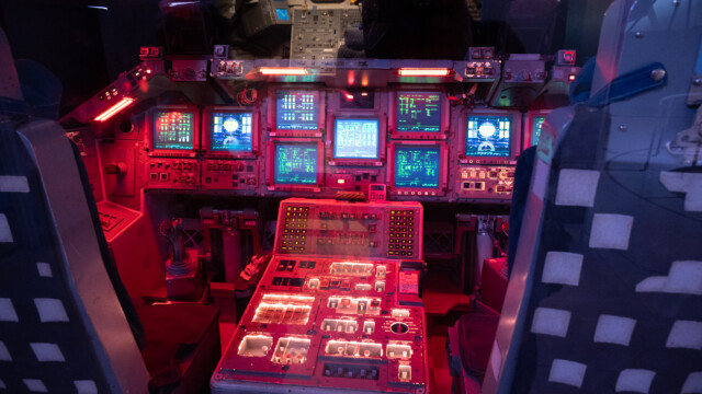 Cockpit Space Shuttle