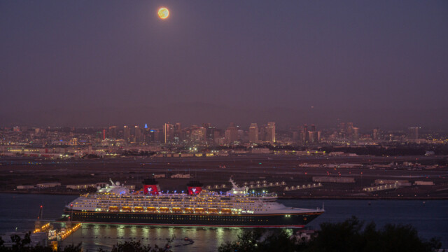 die Disney Wonder läuft aus